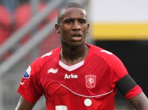 Douglas who? - FC Twente defender staying in Holland  (Image from Reuters)