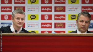 Dalman (right) sat dowmn with Solskjaer in London after Tuesdays defeat to end the Norwegians time in charge  (Image from Huw Evans Photos )