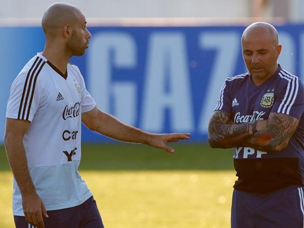 1529906441-Javier-Mascherano-denies-rift-between-Argentina-players-and-coach-Jorge-Sampaoli